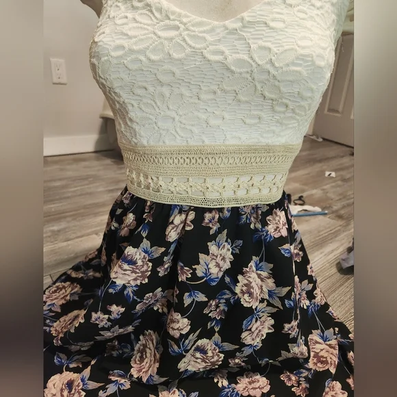 Dress 👗 - Picture 2 of 3